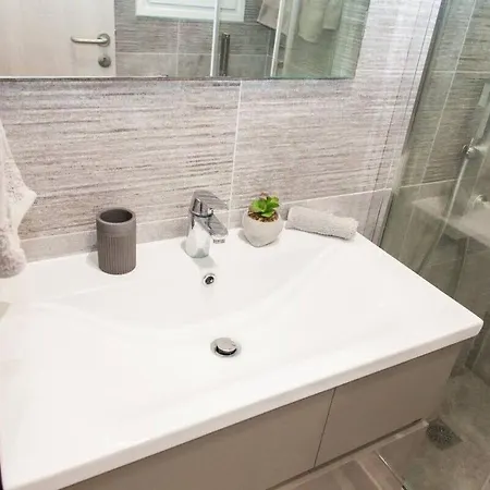 Beautiful 2 Bd With View In Kolonaki Athens