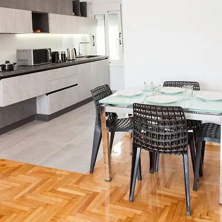 Beautiful 2 Bd With View In Kolonaki