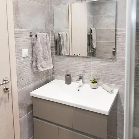 Apartment Beautiful 2 Bd With View In Kolonaki Athens
